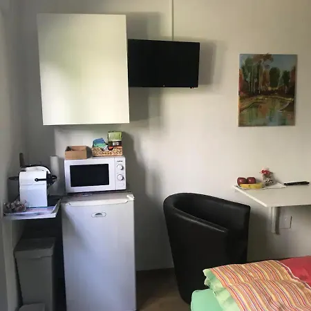 Locarno: Indipendente In Zona Residenziale Guest house *